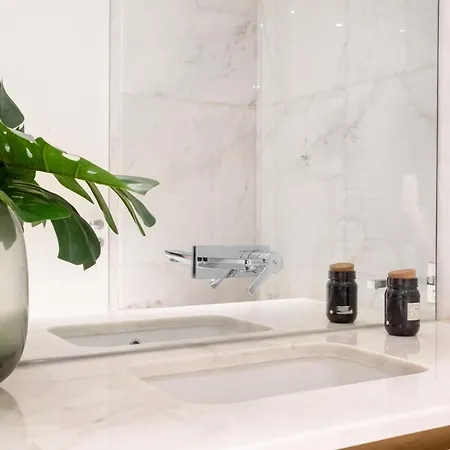 Apartment Joivy Elegant 1-br In Perfect Centre Lisbon